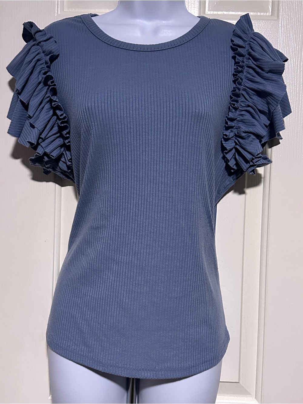 Ruffled Short Sleeve Ribbed Tee in Slate Blue
